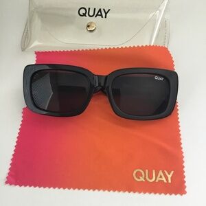 NWOT Quay pearly frame & mirrored lens oversized cat eye sunglasses 128 New Quay Australia CHAIN REACTION Cat Eye Oversize  main image 3